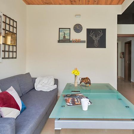 La Macarena Airport Apartment Malaga Exterior photo