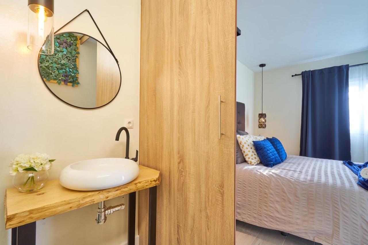 La Macarena Airport Apartment Malaga Exterior photo
