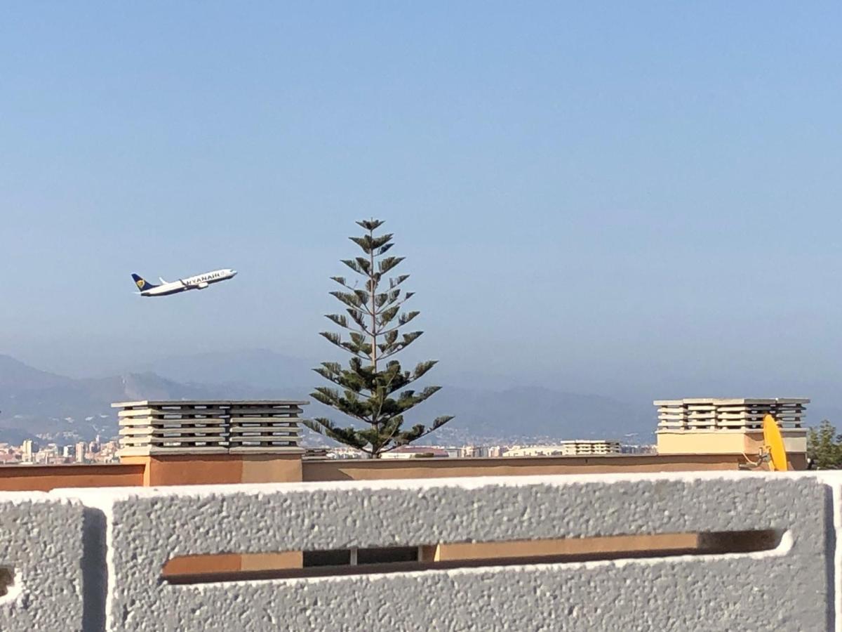La Macarena Airport Apartment Malaga Exterior photo