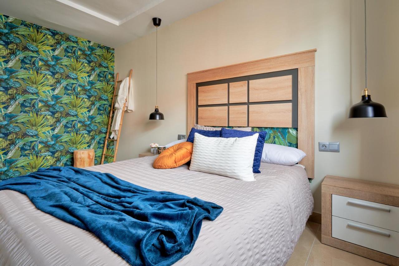 La Macarena Airport Apartment Malaga Exterior photo