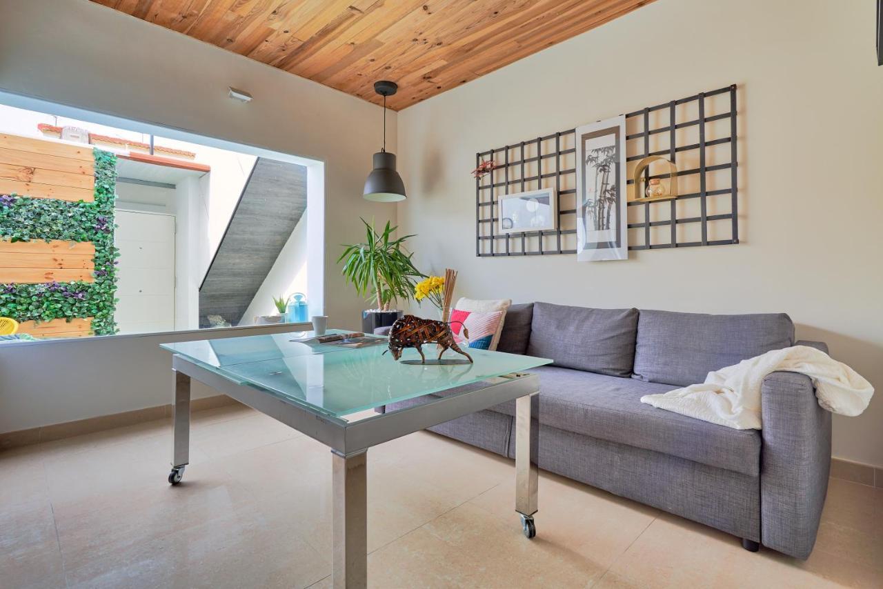 La Macarena Airport Apartment Malaga Exterior photo