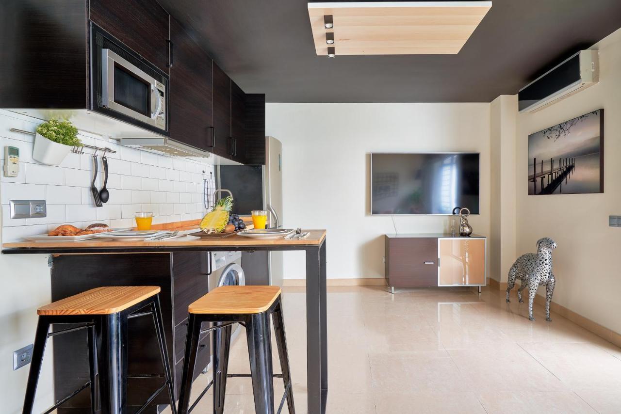 La Macarena Airport Apartment Malaga Exterior photo