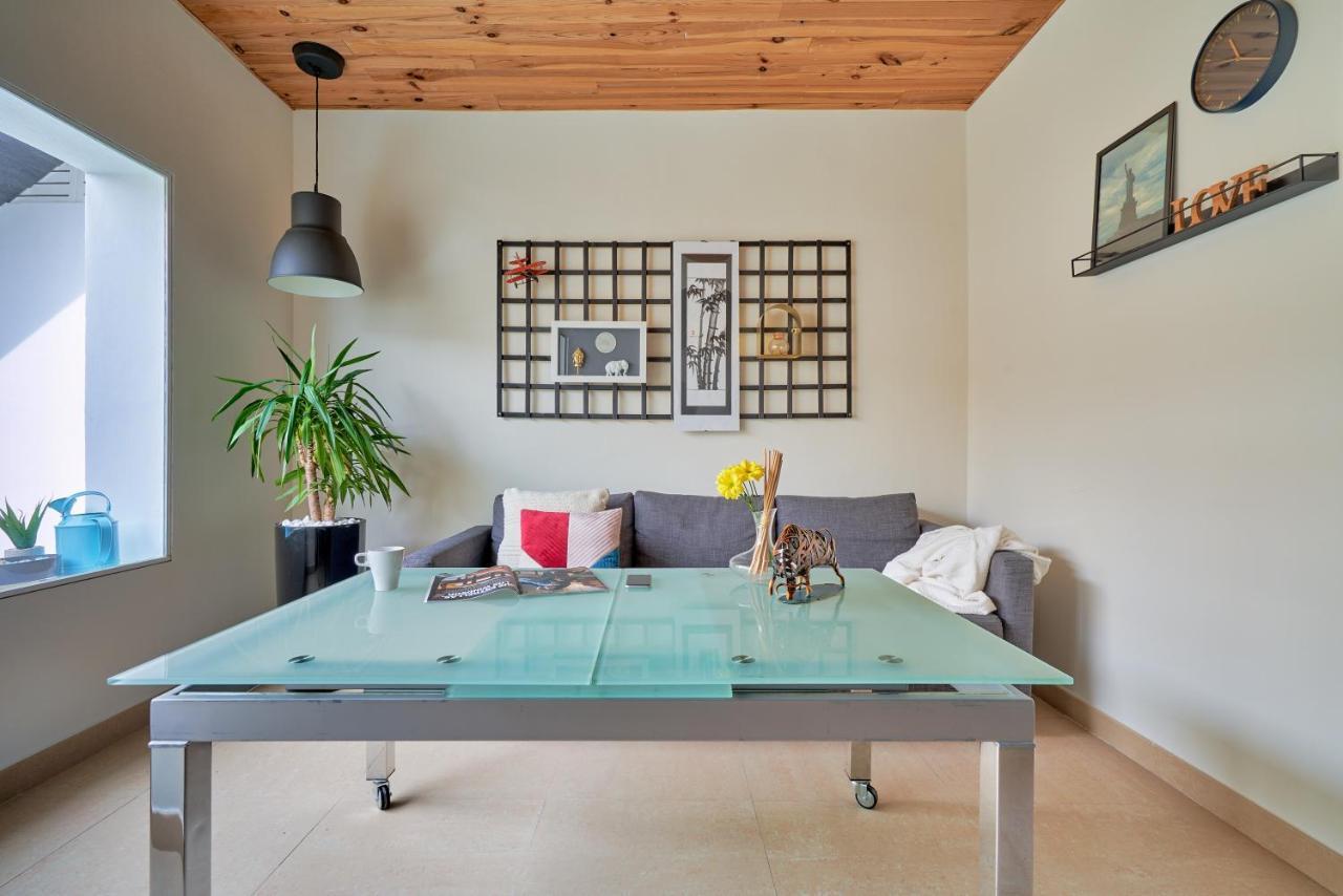 La Macarena Airport Apartment Malaga Exterior photo