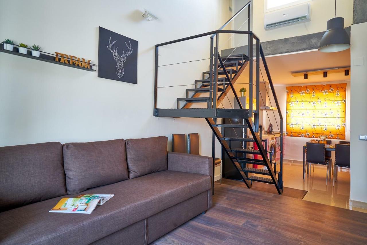 La Macarena Airport Apartment Malaga Exterior photo
