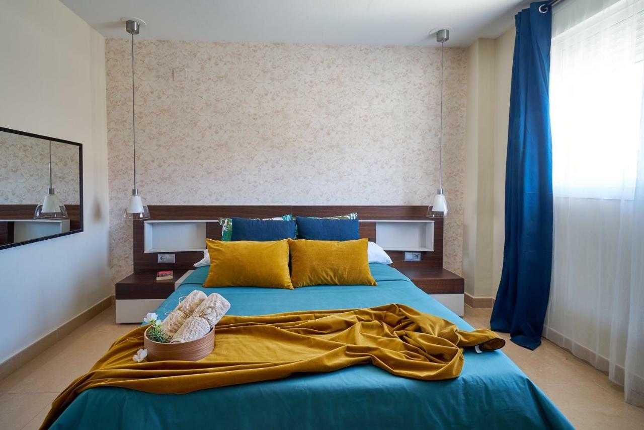 La Macarena Airport Apartment Malaga Exterior photo