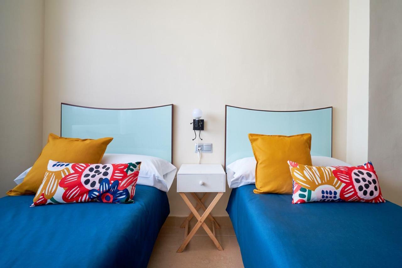 La Macarena Airport Apartment Malaga Exterior photo