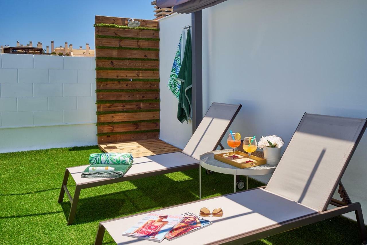 La Macarena Airport Apartment Malaga Exterior photo